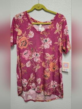 LuLaRoe Berry Pink Floral V-Neck Short Sleeve Top